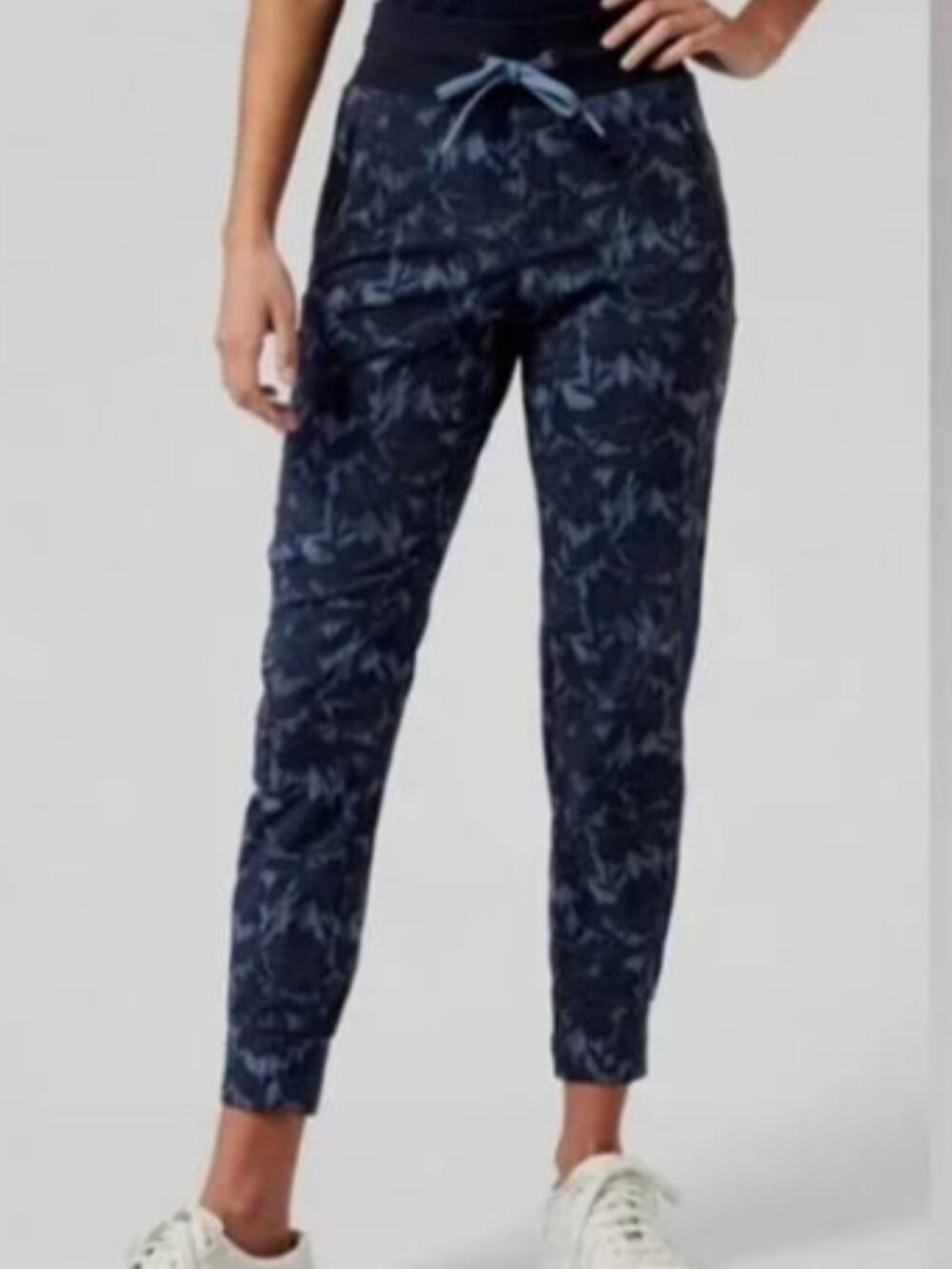 Athleta Trekkie North Jogger Pants SIZE 16 Blue Floral Tapered Leg